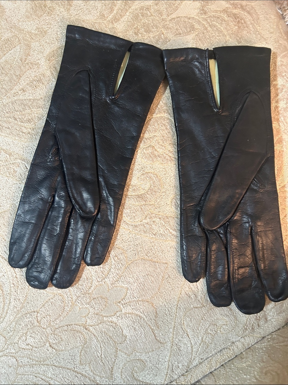 Classic Black Leather Women's Gloves
